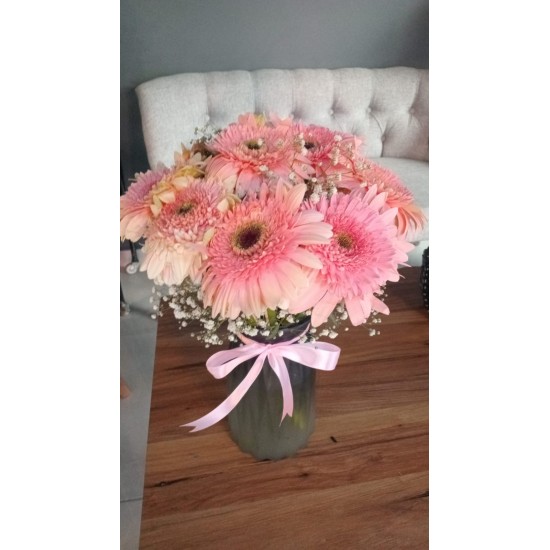 Aşkın Pembesi Vazoda Gerberalar