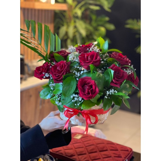 Kırmızı Kurdeleli Zarif 13  Gül Sepeti