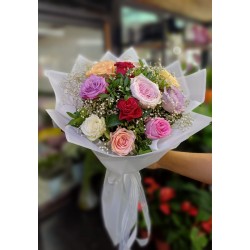 11 Renkli Gül Buketi 