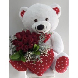 Sevgiliye Ayıcık ve 15 gül 